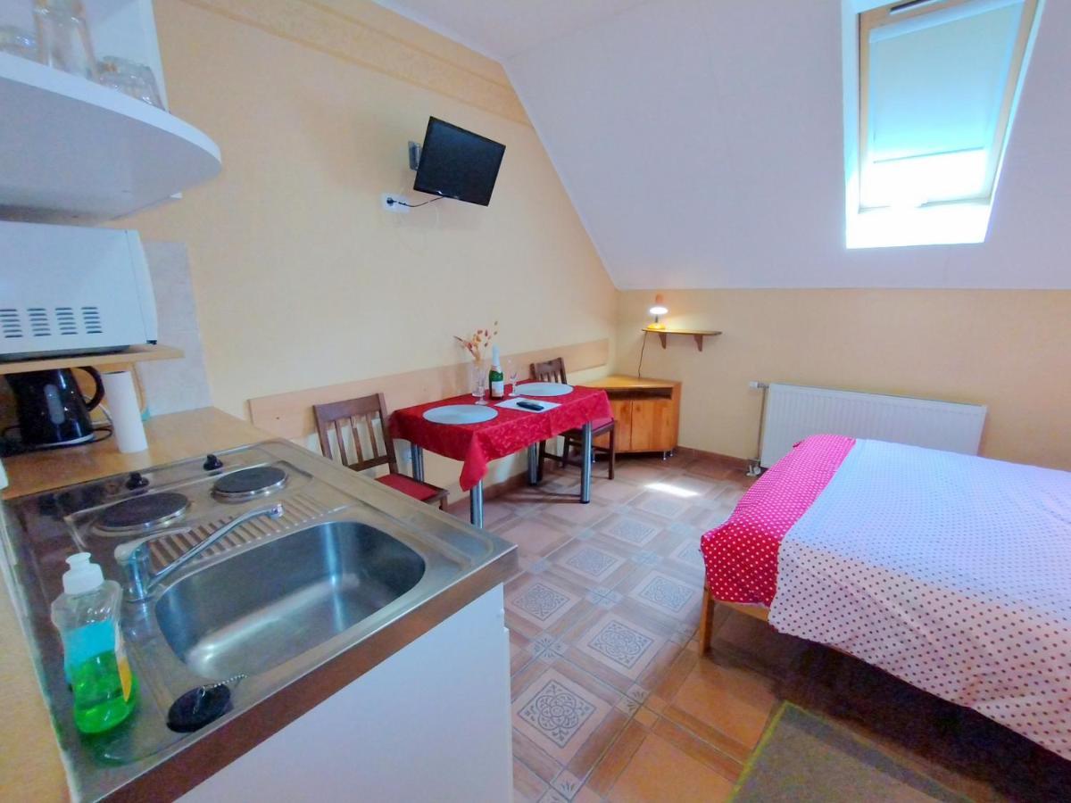 Burg Apartman Gyula Exterior foto