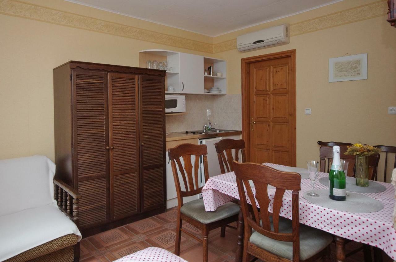 Burg Apartman Gyula Exterior foto