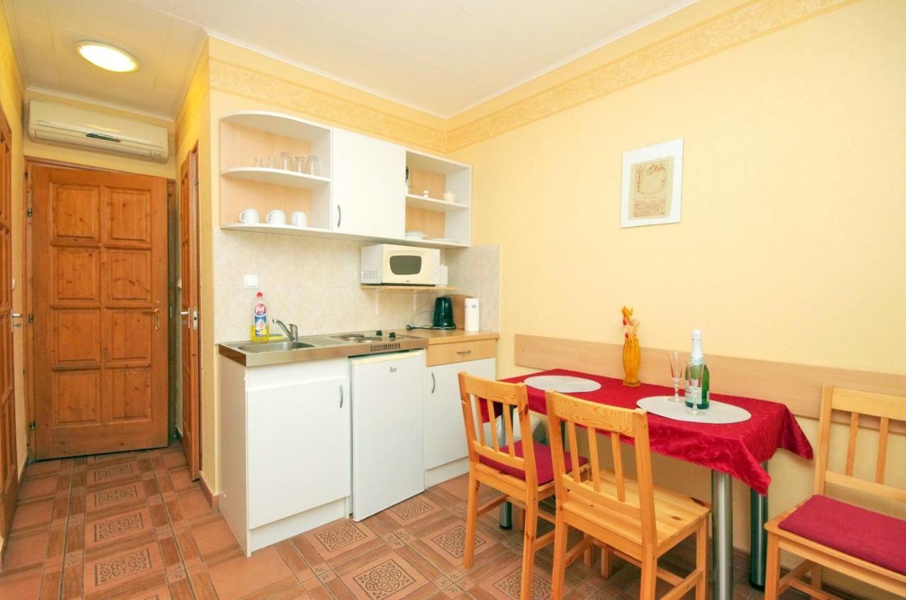 Burg Apartman Gyula Exterior foto